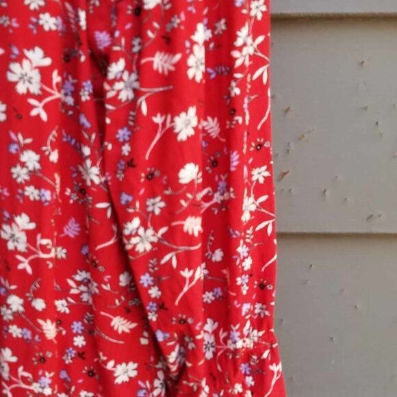 Sanctuary Red White Floral Button Down Peasant Top size Medium - Picture 12 of 13